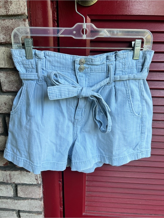 American Eagle Outfitters Pants - American Eagle High-Waist Paperbag Tie-Belt Mom Shorts Size 4
